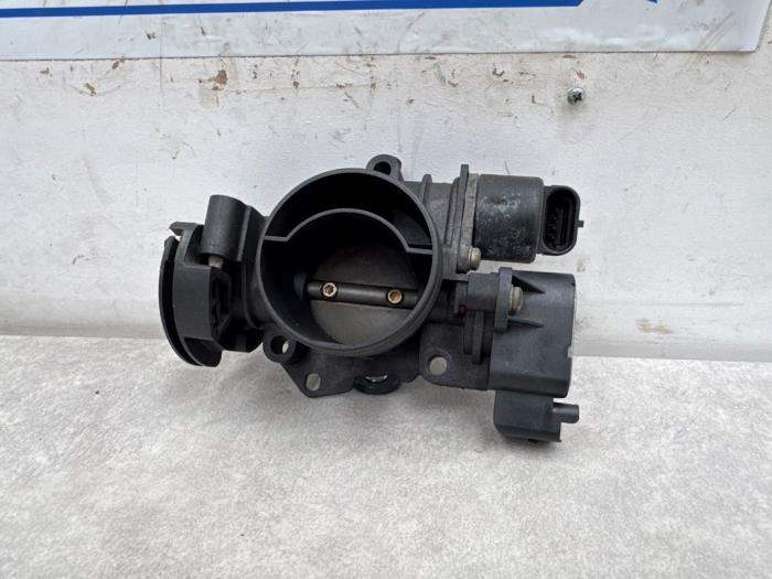 Używane Przepustnica Peugeot 206 (2A/C/H/J/S) 1.4 XR,XS,XT,Gentry Cena € 29,00 Procedura marży oferowane przez Boekholt autodemontage B.V