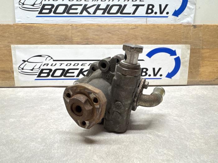 Usagé Pompe de direction Seat Leon (1M1) 1.6 16V Prix € 25,00 Règlement à la marge proposé par Boekholt autodemontage B.V