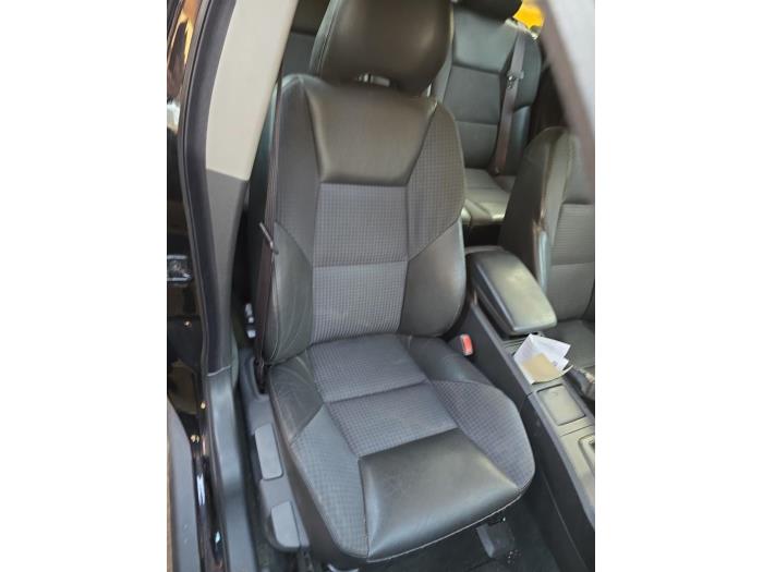 Używane Zaglówek Volvo V70 (SW) 2.4 D5 20V Cena € 30,00 Procedura marży oferowane przez Boekholt autodemontage B.V