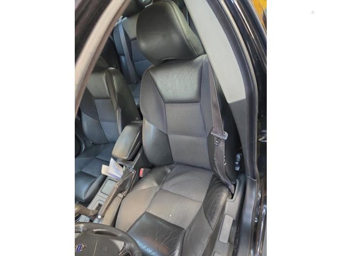 Używane Zaglówek Volvo V70 (SW) 2.4 D5 20V Cena € 30,00 Procedura marży oferowane przez Boekholt autodemontage B.V