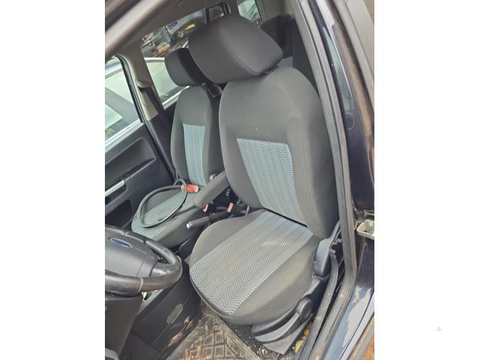 Używane Zaglówek Ford Fusion 1.4 16V Cena € 25,00 Procedura marży oferowane przez Boekholt autodemontage B.V