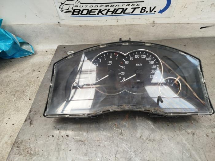 Instrument de bord d'un Opel Meriva 1.6 2004