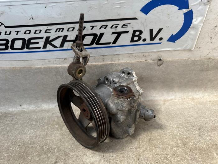 Usagé Pompe de direction Fiat Ducato (230/231/232/234) 1.9 TD 10 Prix € 55,00 Règlement à la marge proposé par Boekholt autodemontage B.V