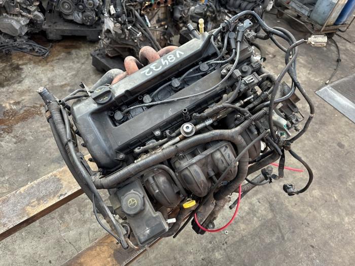 Engine from a Ford Mondeo III 2.0 16V 2004