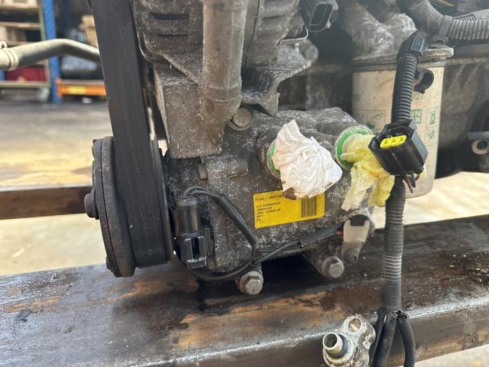 Usagé Pompe clim Ford Fiesta 5 (JD/JH) 1.3 Prix € 48,00 Règlement à la marge proposé par Boekholt autodemontage B.V