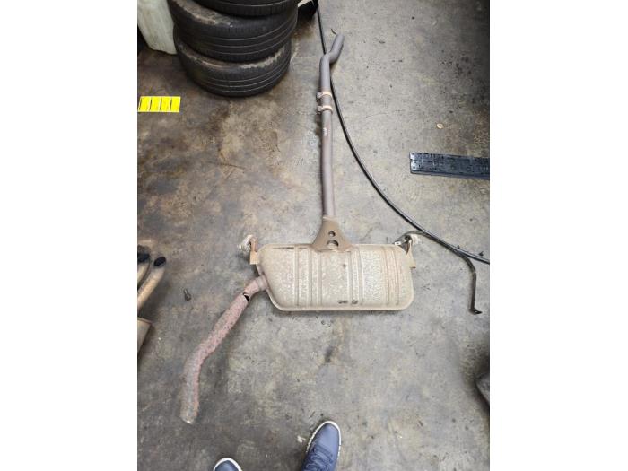 Gebrauchte Auspuff Mitteldämpfer Volkswagen Passat (3B3) 2.0 Preis € 42,00 Margenregelung angeboten von Boekholt autodemontage B.V