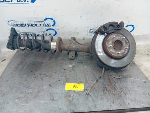 Begagnade Stötdämparstång, höger bak Ford Mondeo III 2.0 16V Pris € 45,00 Marginaltabell erbjuds av Boekholt autodemontage B.V