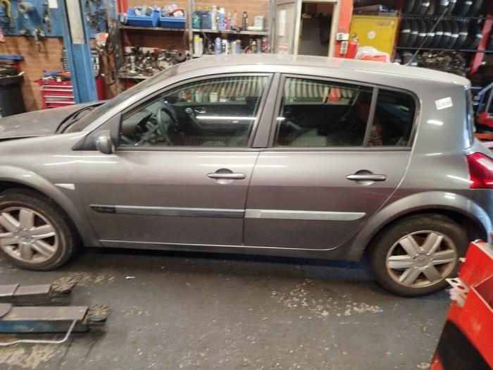 Usagé Pompe ABS Renault Megane II (BM/CM) 1.6 16V Prix € 50,00 Règlement à la marge proposé par Boekholt autodemontage B.V