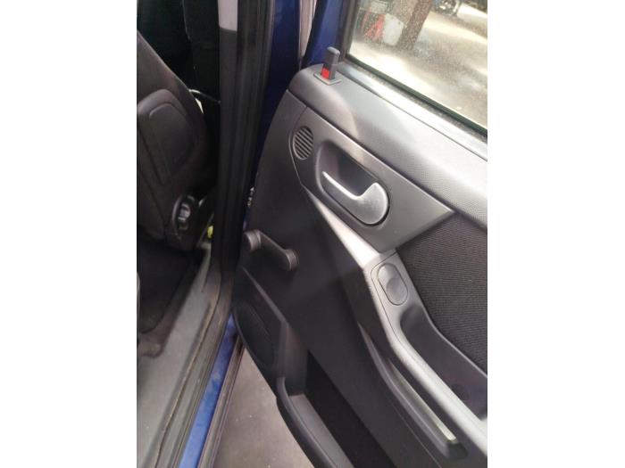 Używane Klamka okienna Opel Meriva (A) 1.6 16V Cena na żądanie oferowane przez Boekholt autodemontage B.V