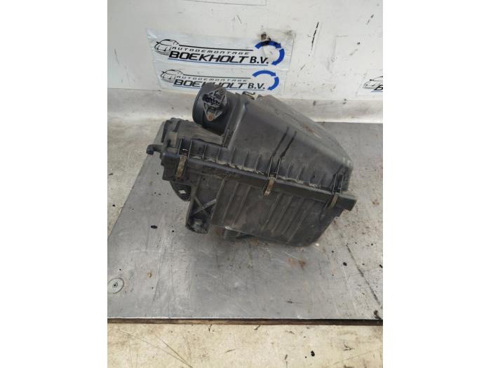 Gebrauchte Luftfiltergehäuse Volvo V70 (GW/LW/LZ) 2.5 TDI Preis € 40,00 Margenregelung angeboten von Boekholt autodemontage B.V
