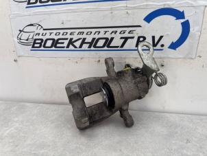 Usados Pinza de freno derecha detrás Fiat Stilo (192A/B) 1.6 16V Precio € 55,00 Norma de margen ofrecido por Boekholt autodemontage B.V
