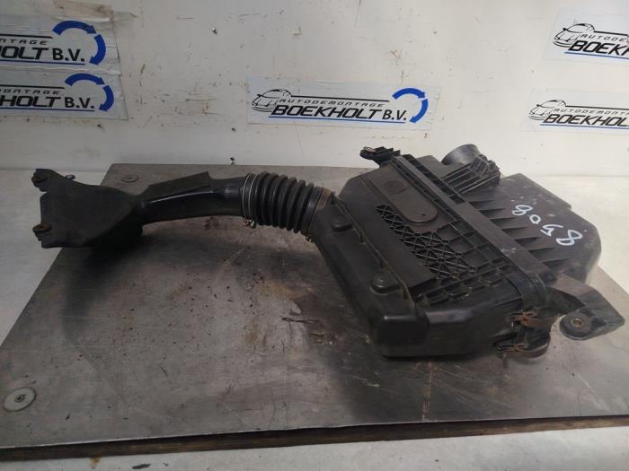 Begagnade Luftfilterhus Toyota Previa (R3) 2.4i 16V VVT-i Pris € 50,00 Marginaltabell erbjuds av Boekholt autodemontage B.V