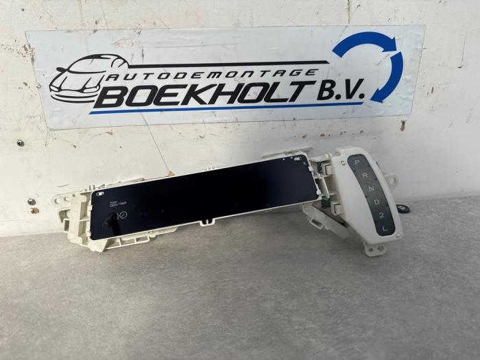 Begagnade Innerdisplay Toyota Previa (R3) 2.4i 16V VVT-i Pris € 95,00 Marginaltabell erbjuds av Boekholt autodemontage B.V