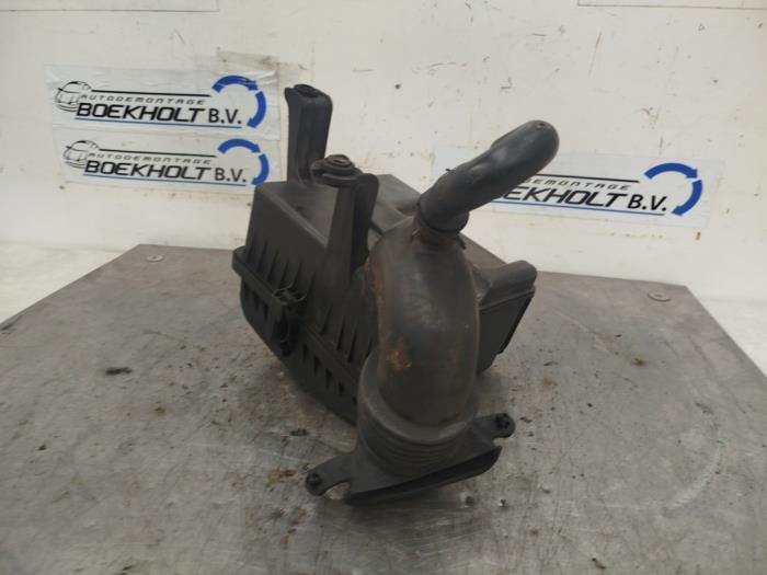 Gebrauchte Luftfiltergehäuse Kia Picanto (BA) 1.1 12V Preis € 35,00 Margenregelung angeboten von Boekholt autodemontage B.V