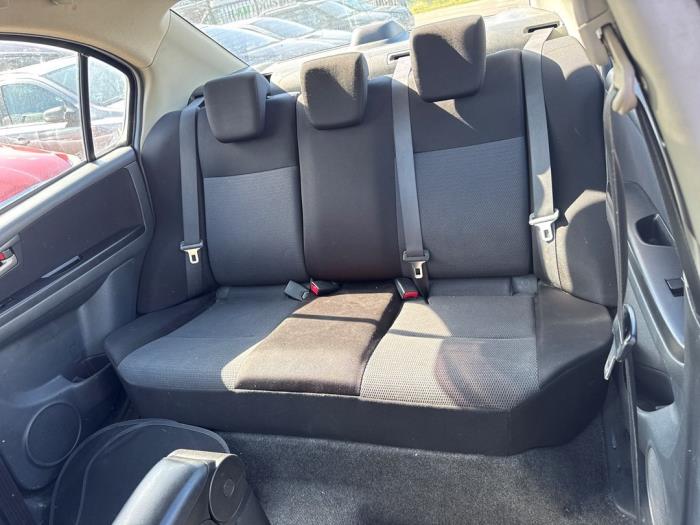 Używane Zaglówek Suzuki SX4 1.6 16V VVT Comfort,Exclusive Cena € 25,00 Procedura marży oferowane przez Boekholt autodemontage B.V