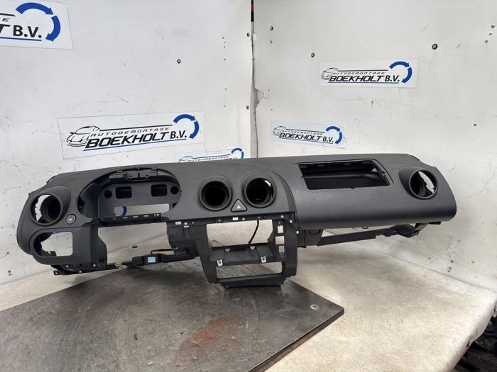 Używane Panel Ford Fiesta 5 (JD/JH) 1.3 Cena € 99,00 Procedura marży oferowane przez Boekholt autodemontage B.V