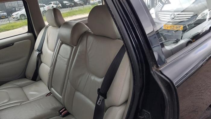 Używane Zaglówek Volvo V70 (SW) 2.4 D5 20V Cena € 30,00 Procedura marży oferowane przez Boekholt autodemontage B.V