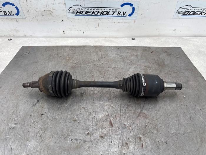 Gebrauchte Antriebswelle links vorne Mercedes B (W245) 2.0 B-180 CDI 16V Preis € 65,00 Margenregelung angeboten von Boekholt autodemontage B.V