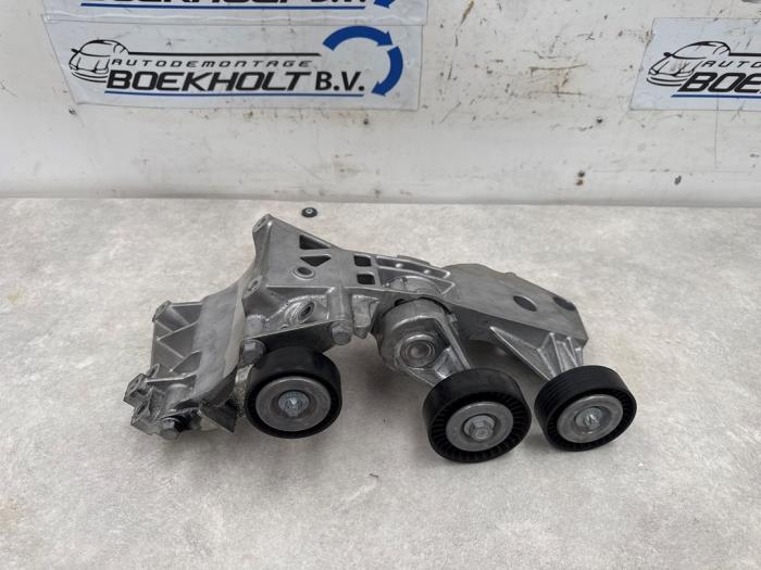 Gebrauchte Spannrolle Multiriemen Mercedes B (W245) 2.0 B-180 CDI 16V Preis € 75,00 Margenregelung angeboten von Boekholt autodemontage B.V