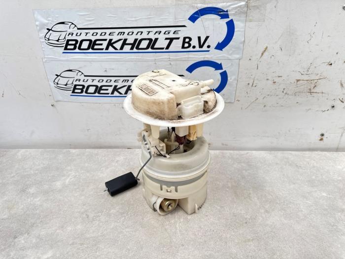 Używane Pompa benzynowa Peugeot 206 (2A/C/H/J/S) 1.6 16V Cena € 35,00 Procedura marży oferowane przez Boekholt autodemontage B.V