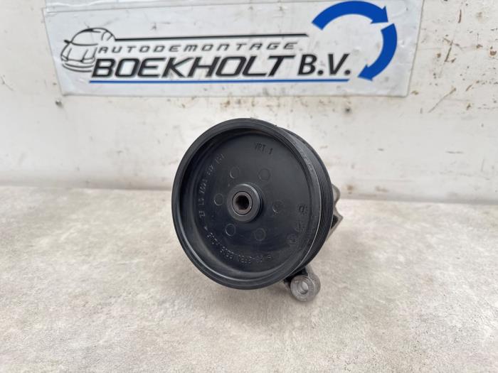 Usagé Pompe de direction Mercedes E Combi (S211) 3.0 E-320 CDI V6 24V Prix € 145,00 Règlement à la marge proposé par Boekholt autodemontage B.V