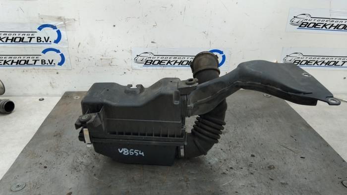 Gebrauchte Luftfiltergehäuse Mitsubishi Colt (Z2/Z3) 1.3 16V Preis € 40,00 Margenregelung angeboten von Boekholt autodemontage B.V