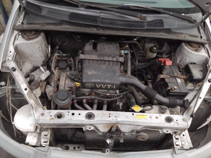 Usagé Assistant de freinage Toyota Yaris (P1) 1.0 16V VVT-i Prix € 40,00 Règlement à la marge proposé par Boekholt autodemontage B.V