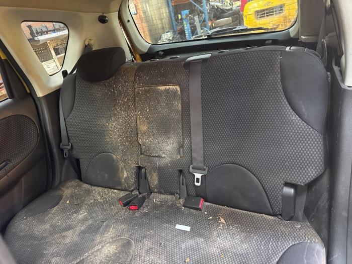 Używane Zaglówek Nissan Note (E11) 1.6 16V Cena € 25,00 Procedura marży oferowane przez Boekholt autodemontage B.V
