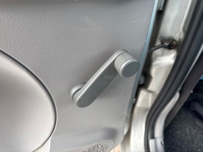 Usados Manivela de ventanilla Fiat Panda (169) 1.2 Fire Precio € 9,99 Norma de margen ofrecido por Boekholt autodemontage B.V