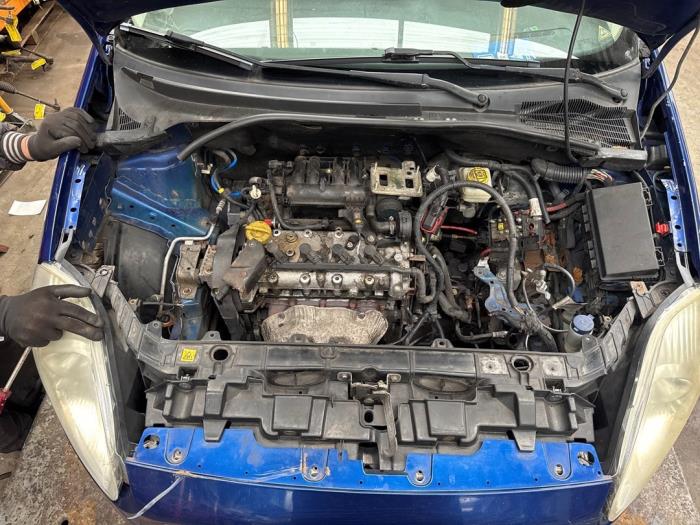 Usagé Servo frein Fiat Grande Punto (199) 1.4 16V Prix € 49,50 Règlement à la marge proposé par Boekholt autodemontage B.V