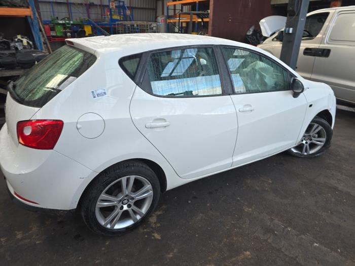 Usados Ventanilla triangular derecha detrás Seat Ibiza IV (6J5) 1.4 16V Precio € 40,00 Norma de margen ofrecido por Boekholt autodemontage B.V