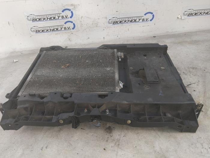 Usagé Radiateur clim Peugeot 207 SW (WE/WU) 1.4 16V Vti Prix € 25,00 Règlement à la marge proposé par Boekholt autodemontage B.V