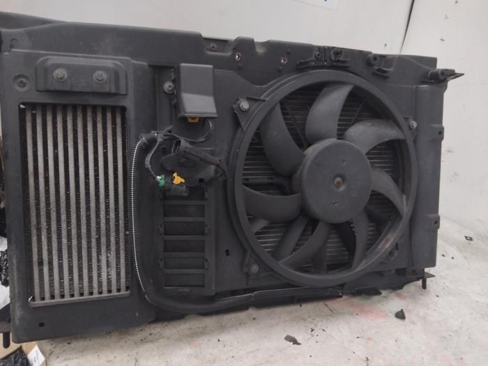 Gebrauchte Kühlerventilator Peugeot 3008 I (0U/HU) 1.6 16V THP 150 Preis € 45,00 Margenregelung angeboten von Boekholt autodemontage B.V