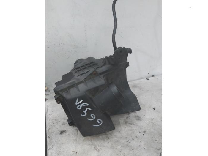 Gebrauchte Luftfiltergehäuse Ford Focus 2 1.6 16V Preis € 24,00 Margenregelung angeboten von Boekholt autodemontage B.V