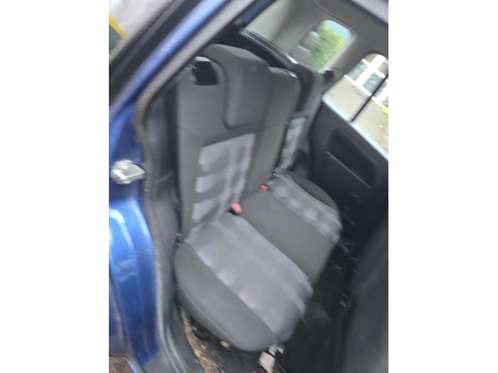 Używane Zaglówek Ford Fusion 1.4 16V Cena € 20,00 Procedura marży oferowane przez Boekholt autodemontage B.V