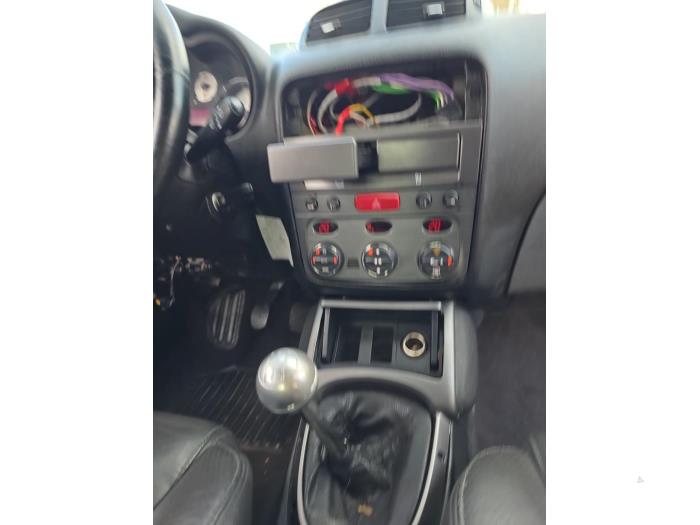Używane Panel climatronic Alfa Romeo GT (937) 1.8 Twin Spark 16V Cena € 50,00 Procedura marży oferowane przez Boekholt autodemontage B.V