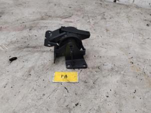 Engine mount from a SsangYong Korando 2.0 e-XDi 16V 4x4 2011