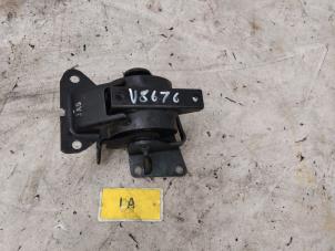 Engine mount from a SsangYong Korando 2.0 e-XDi 16V 4x4 2011