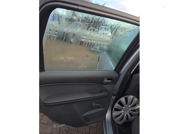 Używane Klamka okienna Ford Focus C-Max 1.8 16V Cena € 8,00 Procedura marży oferowane przez Boekholt autodemontage B.V