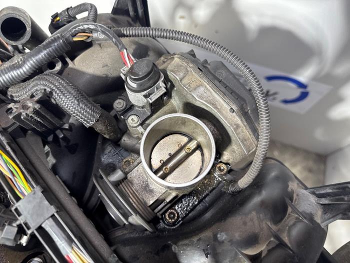 Gebrauchte Drosselklappengehäuse Volkswagen Polo III (6N1) 1.6i 75 Preis € 35,00 Margenregelung angeboten von Boekholt autodemontage B.V