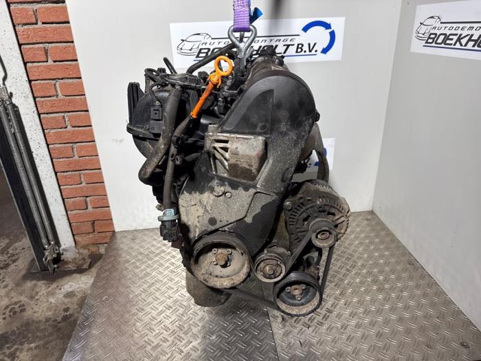 Usagé Pompe direction assistée Volkswagen Polo III (6N1) 1.6i 75 Prix € 35,00 Règlement à la marge proposé par Boekholt autodemontage B.V