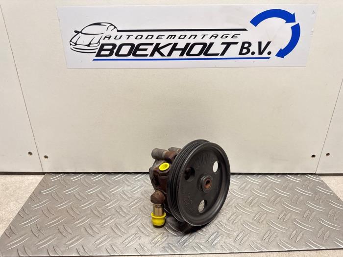 Usagé Pompe de direction Chrysler PT Cruiser 2.4 16V Prix € 59,29 Prix TTC proposé par Boekholt autodemontage B.V