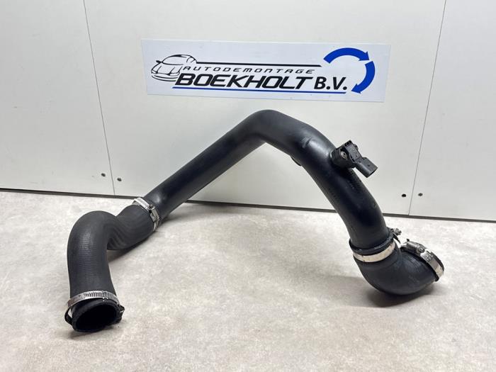 Gebrauchte Intercooler Rohr Volkswagen Polo V (6R) 1.2 TDI 12V BlueMotion Preis € 45,00 Margenregelung angeboten von Boekholt autodemontage B.V