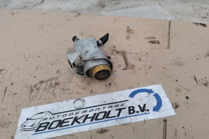 Begagnade Styrservotank Opel Combo 1.3 CDTI 16V ecoFlex Pris € 12,50 Marginaltabell erbjuds av Boekholt autodemontage B.V
