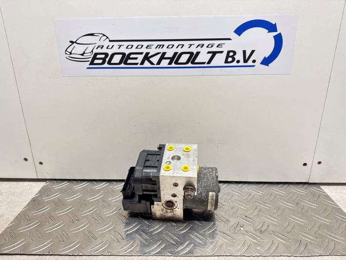 Begagnade ABS-pump Smart City-Coupé 0.6 Turbo i.c. Smart&Pulse Pris € 78,65 Inklusive moms erbjuds av Boekholt autodemontage B.V