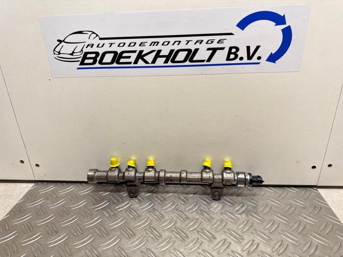 Gebrauchte Kraftstoffverteiler Opel Combo 1.3 CDTI 16V ecoFlex Preis € 35,00 Margenregelung angeboten von Boekholt autodemontage B.V