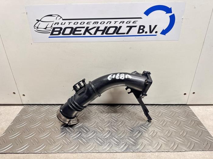 Gebrauchte Intercooler Rohr Ford Focus 3 1.6 TDCi 115 Preis € 25,00 Margenregelung angeboten von Boekholt autodemontage B.V