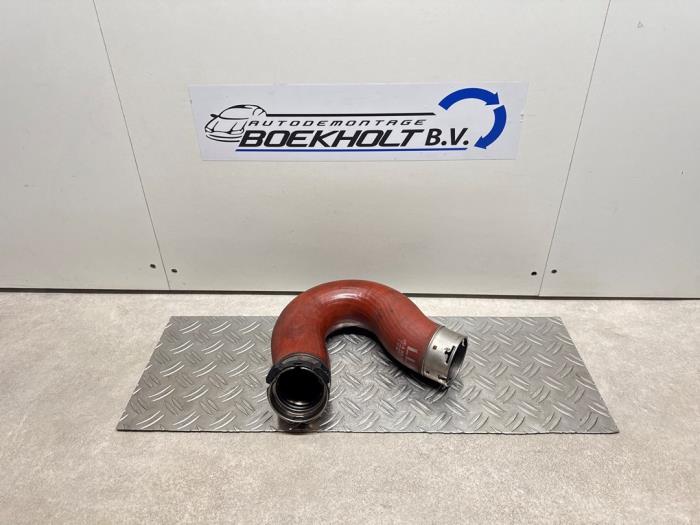Gebrauchte Turboschlauch Mercedes Sprinter 3,5t (906.13/906.23) 316 CDI 16V Preis € 19,00 Margenregelung angeboten von Boekholt autodemontage B.V