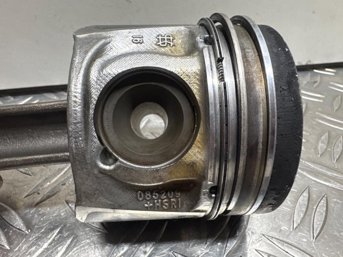 Piston d'un Renault Master III (MA/MB/MC/MD/MH/MF/MG/MH) 2.3 dCi 16V 2014