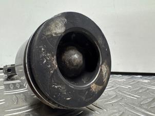Piston d'un Renault Master III (MA/MB/MC/MD/MH/MF/MG/MH) 2.3 dCi 16V 2014